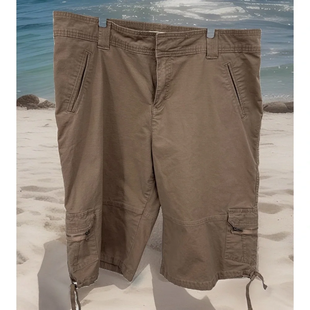 Lee One True Fit Bermuda Cargo Shorts 16W Khaki Beachy Comfy Pants Stretch